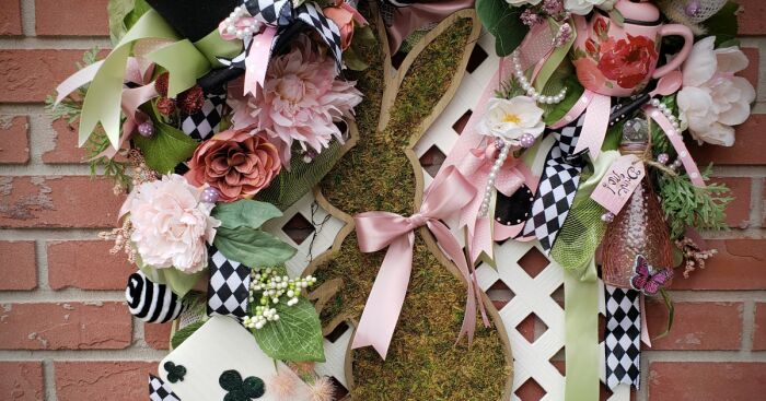 Alice In Wonderland Door Or Wall Decorations (7 Pics)