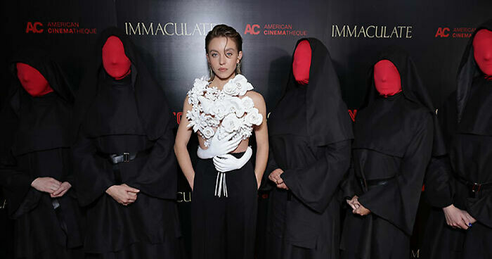 Sydney Sweeney’s Sculptural Top Called Work Of Art As She Stuns On Red Carpet With Grandmothers