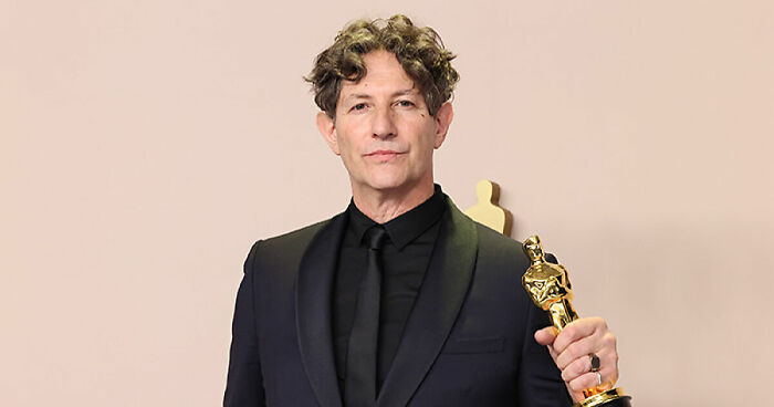 Over 450 Jewish Hollywood Professionals Denounce Jonathan Glazer’s Oscars Speech In Open Letter