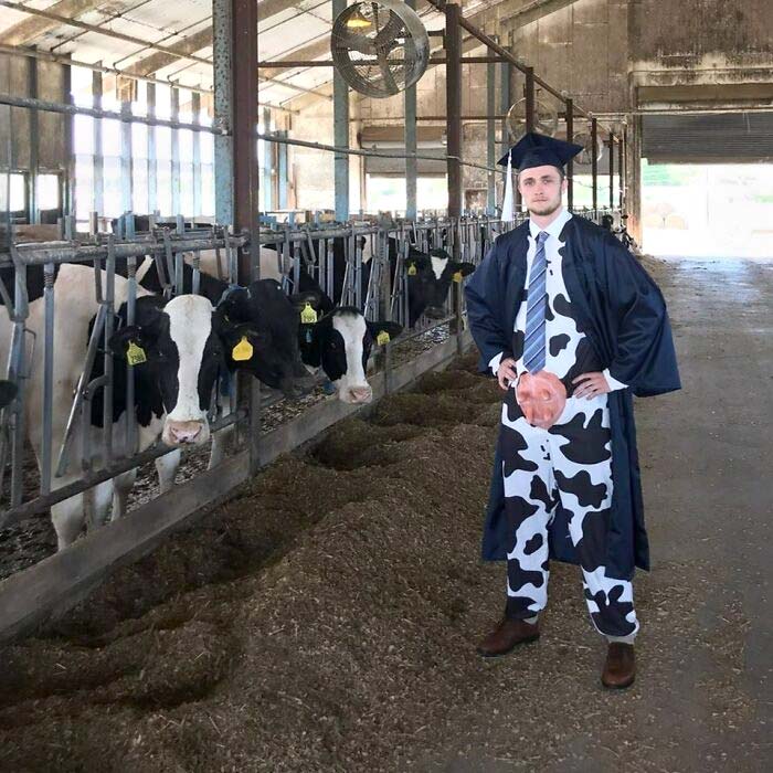 My Friend Recently Graduated With A Degree In Animal Science. Don't Think I've Ever Seen A Better Graduation Picture