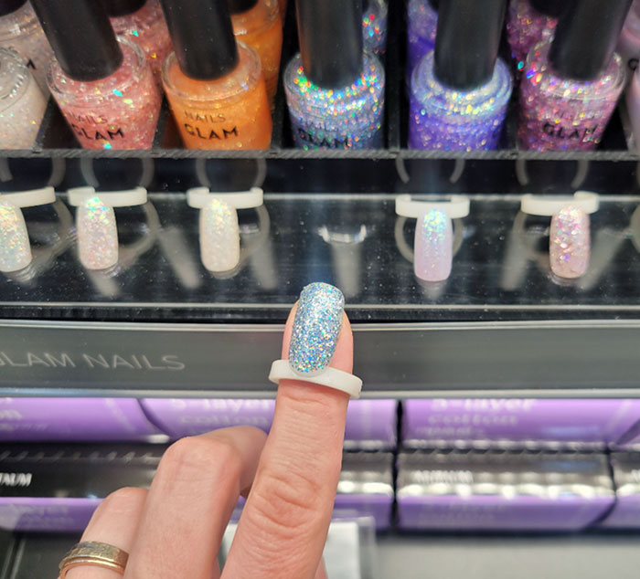 These Nail Rings That Let You See What Your Nails Would Look Like If You Painted Them