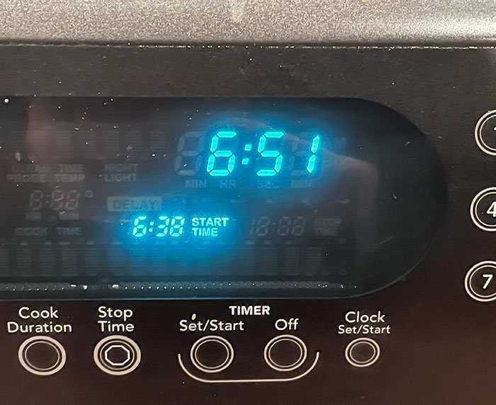 My Oven Shows The Time That You Started Cooking In Case You Didn't Set A Timer