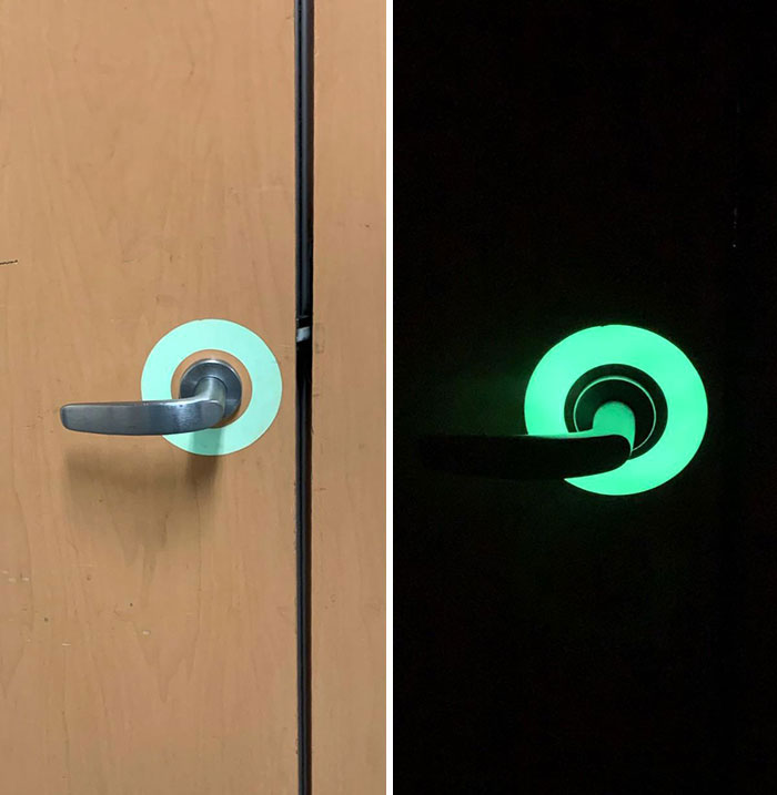 These Glowing Door Handle Stickers In Case The Power Goes Out When You're In The Bathroom