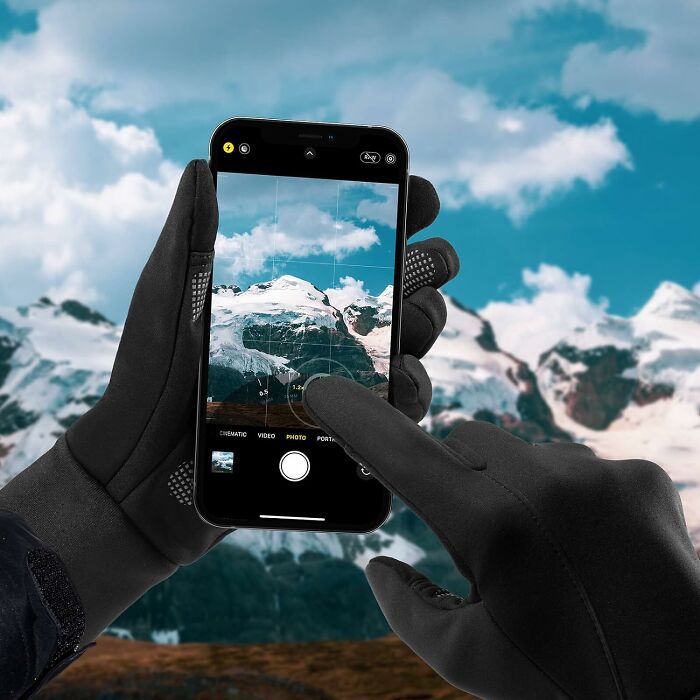 Active In Any Weather: Thermal Fanvince Gloves With Touch Screen Capability!
