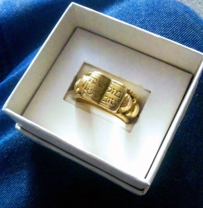I Inherited This Handmade Gold Ring After My Father Passed. My Mom Told Me It's Been Passed Through The Family For 400 Years. I've Never Known What It Says, Nor Did He