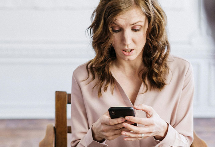 Woman Is Uncomfortable With 18 Y.O. Guest "Making Passes" At Her Husband Woman Is Uncomfortable With 18 Y.O. Guest "Making Passes" At Her Husband