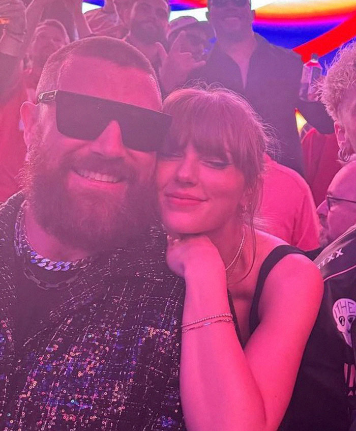 After Calling Out Wheelchair-Bound Concert-Goer, Madonna Poses With “Leave Me Alone” Sign After Calling Out Wheelchair-Bound Concert-Goer, Madonna Poses With “Leave Me Alone” Sign