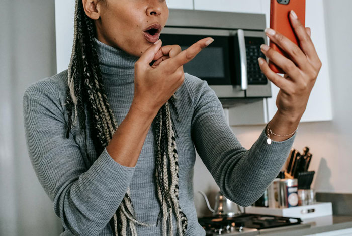 “Both Got Their Noses Pierced”: Woman Gives Ultimatum To Parents Who Violated Her Trust “Both Got Their Noses Pierced”: Woman Gives Ultimatum To Parents Who Violated Her Trust