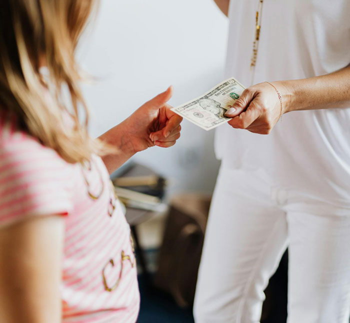 Internet ‘Freaks Out’ After Mom Shares How She Teaches Her Kids Financial Literacy