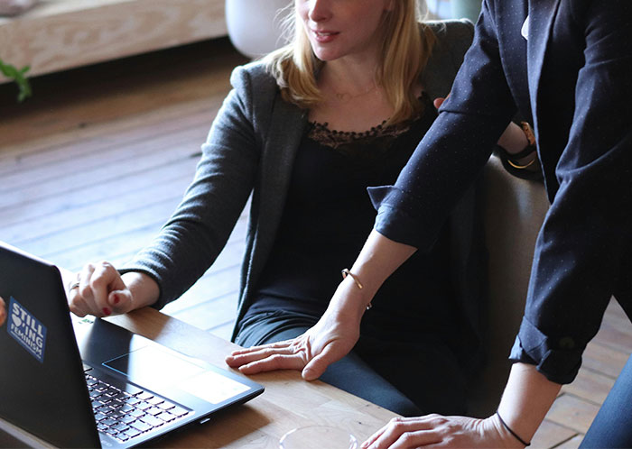 “It’s A Red Flag”: Job Applicant Strikes Back Against One-Way Interview Process “It’s A Red Flag”: Job Applicant Strikes Back Against One-Way Interview Process