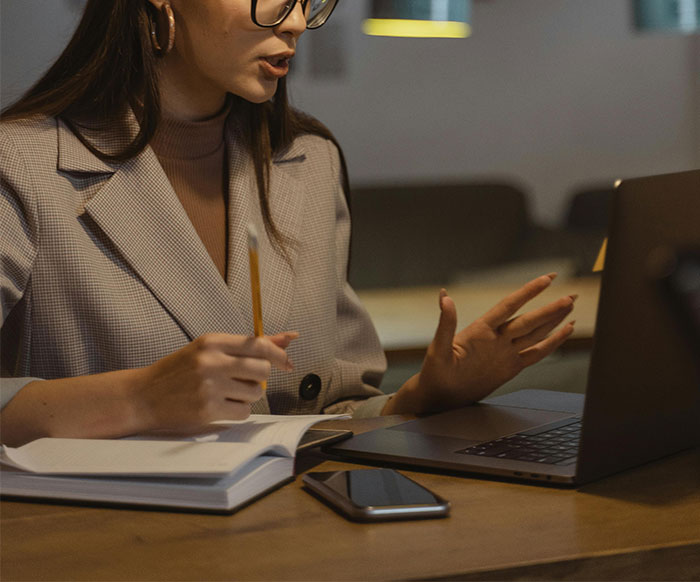 “It’s A Red Flag”: Job Applicant Strikes Back Against One-Way Interview Process “It’s A Red Flag”: Job Applicant Strikes Back Against One-Way Interview Process