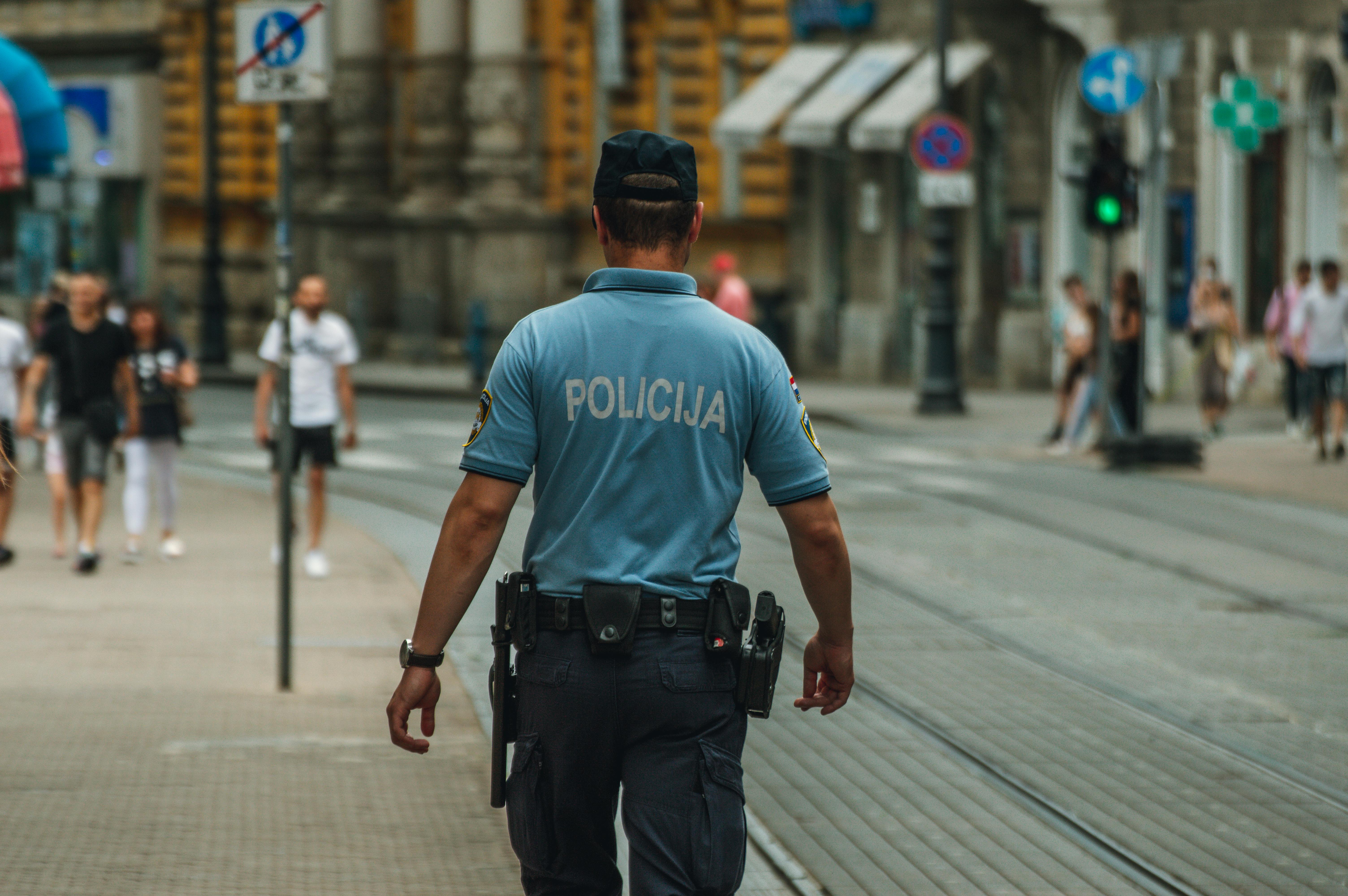 “By God, I Wanted To Be This Guy”: Man Sees Friendly Cop Putting Creepy Date in His Place