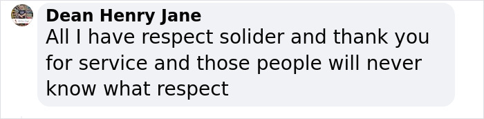 “He’s Got A Long Day”: Police Officer Berates American Tourists Who Can’t Stop Ridiculing King’s Guard “He’s Got A Long Day”: Police Officer Berates American Tourists Who Can’t Stop Ridiculing King’s Guard
