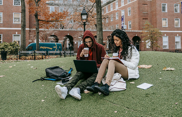 Dad Leaves Daughter High And Dry After Finding Out She Lied About Majoring In Comp Sci