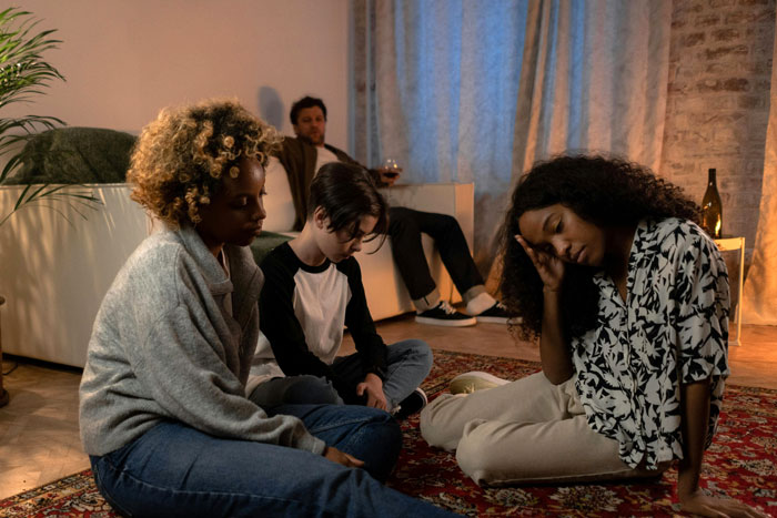 Bitter Teen Goes Against Dad's Wishes To Spend Time With Late Bio Mom's Family, Drama Ensues Bitter Teen Goes Against Dad's Wishes To Spend Time With Late Bio Mom's Family, Drama Ensues