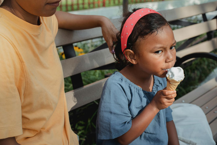Karen Learns Ice Cream Shop Worker Served Her 11 Y.O. Child, Calls The Manager And Demands A Refund Karen Learns Ice Cream Shop Worker Served Her 11 Y.O. Child, Calls The Manager And Demands A Refund