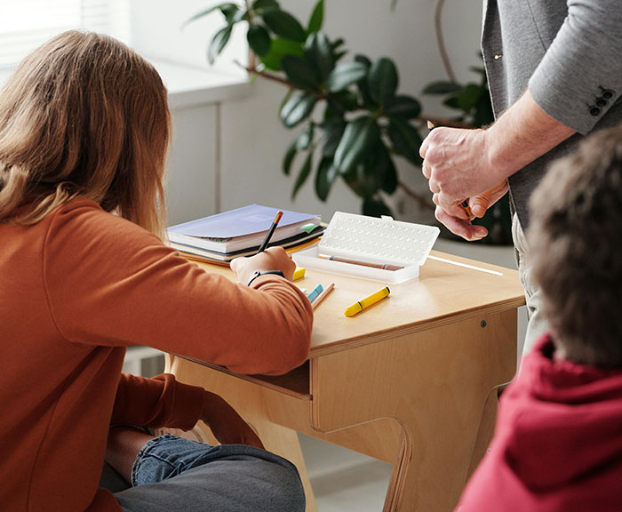 “The Ugly Truth”: Teacher At Breaking Point As Students Can’t Handle Simple Tasks “The Ugly Truth”: Teacher At Breaking Point As Students Can’t Handle Simple Tasks