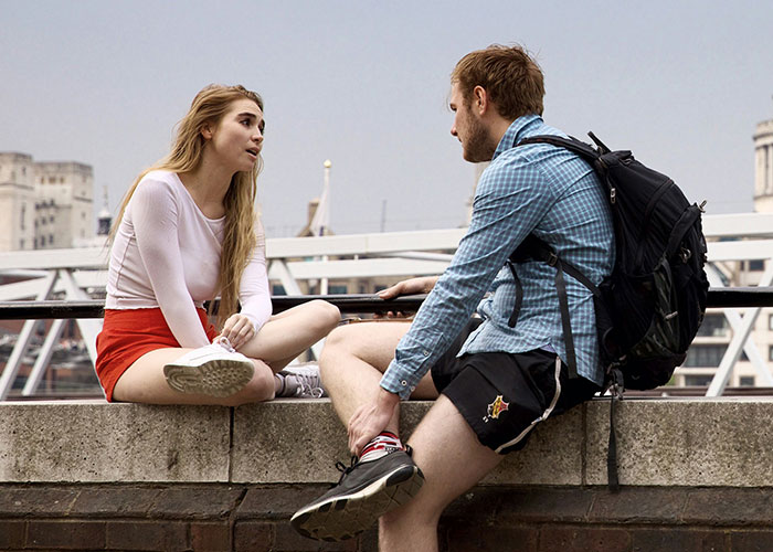 Guy Livid After GF Ignored Him Calling To Be Let Inside At 3 AM Because She Was Asleep Guy Livid After GF Ignored Him Calling To Be Let Inside At 3 AM Because She Was Asleep