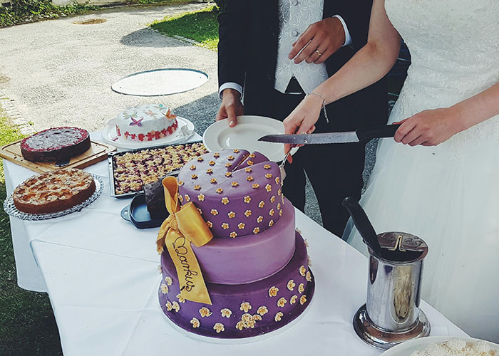 34 Times People Were Served Ridiculous Food At Weddings