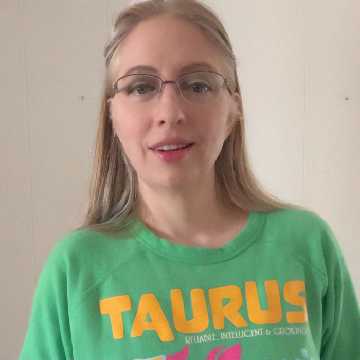 Amish Woman, Who Left Settlement At 17, Reveals How She Ended Up As A Stripper And An Addict Amish Woman, Who Left Settlement At 17, Reveals How She Ended Up As A Stripper And An Addict