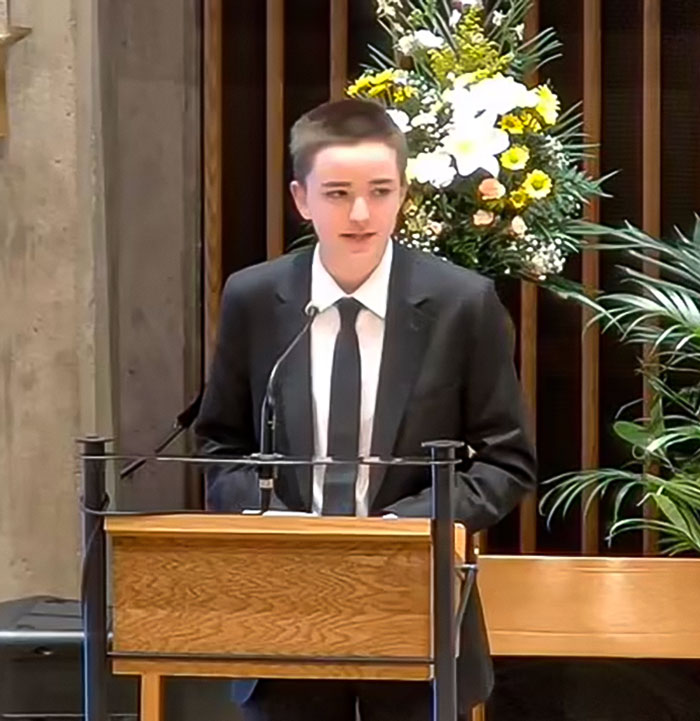 Jennifer Garner And Ben Affleck’s Child Debuts New Name At Church: “My Name Is Fin Affleck” Jennifer Garner And Ben Affleck’s Child Debuts New Name At Church: “My Name Is Fin Affleck”