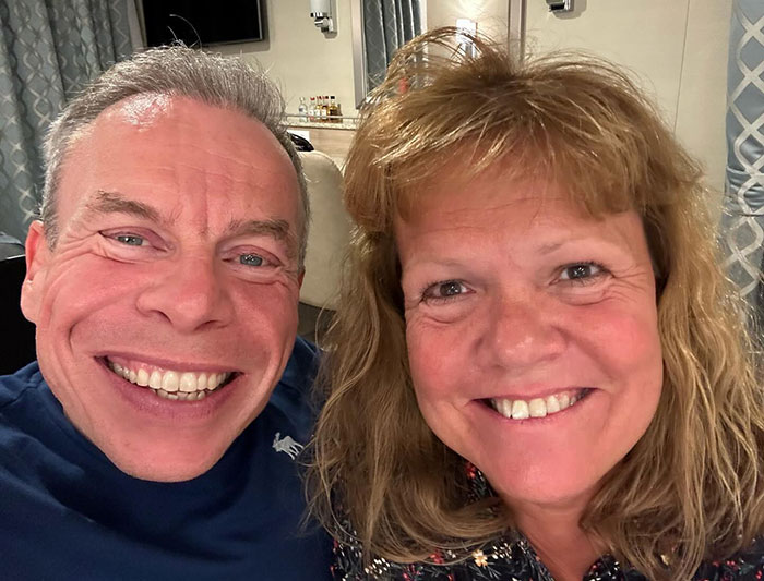 Fans Stunned After Warwick Davis Reveals His Wife Passed Away Nearly A Month Ago Fans Stunned After Warwick Davis Reveals His Wife Passed Away Nearly A Month Ago