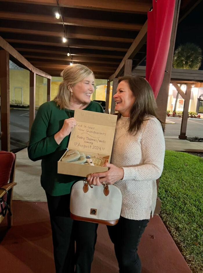 Besties Who Fell Pregnant At The Same Time Had Their Wish Come True After Their Kids Got Married Besties Who Fell Pregnant At The Same Time Had Their Wish Come True After Their Kids Got Married