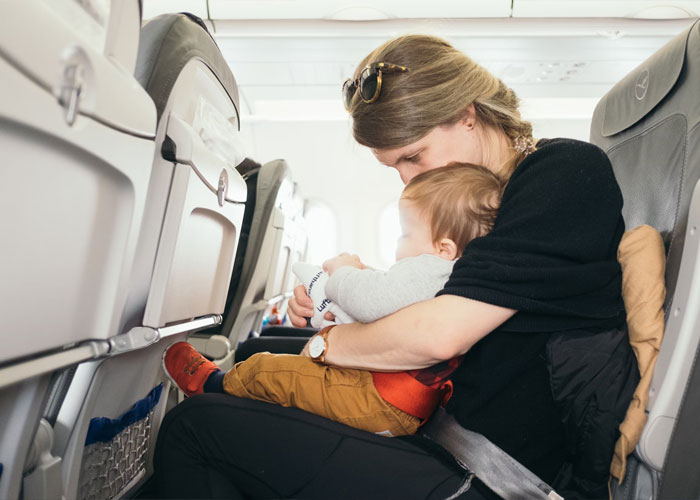 Injured Woman Refuses To Be Bullied Out Of Her Priority Seat By Entitled Dad