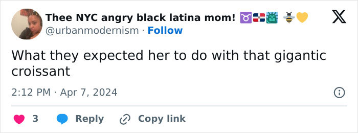 Zendaya Effortlessly Poses With The Giant Croissant She Received As A Gift At Paris Premiere Zendaya Effortlessly Poses With The Giant Croissant She Received As A Gift At Paris Premiere