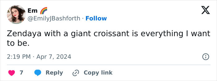 Zendaya Effortlessly Poses With The Giant Croissant She Received As A Gift At Paris Premiere Zendaya Effortlessly Poses With The Giant Croissant She Received As A Gift At Paris Premiere