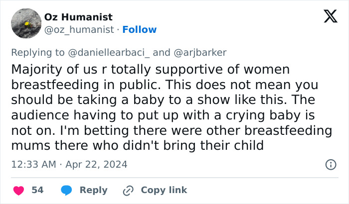 Fans Defend Comedian Who Kicked Mom And Baby Out Of Show For Disrupting It Fans Defend Comedian Who Kicked Mom And Baby Out Of Show For Disrupting It