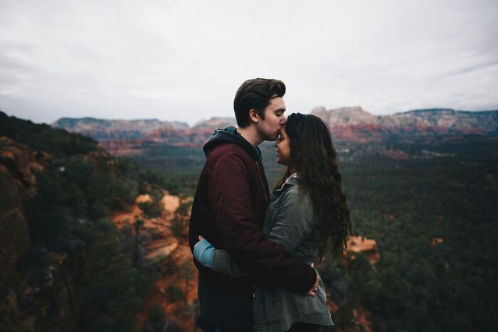25 Things That Are Casual And Common For Women In Relationships, But Almost Never For Men 