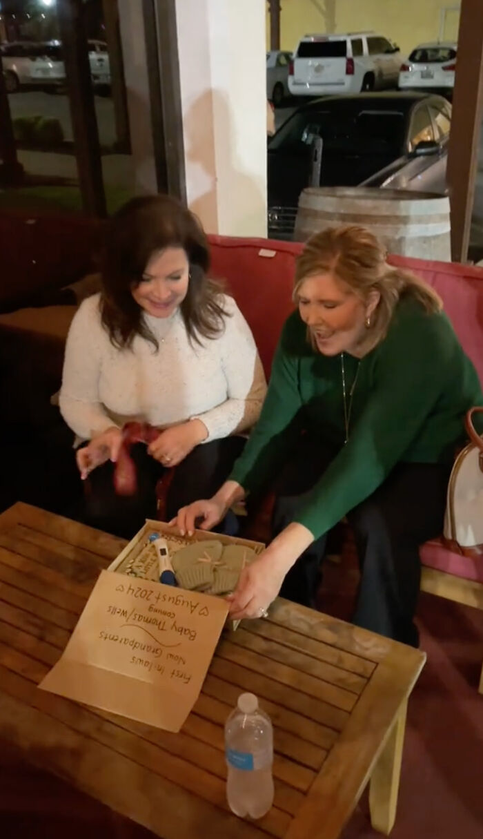 Besties Who Fell Pregnant At The Same Time Had Their Wish Come True After Their Kids Got Married Besties Who Fell Pregnant At The Same Time Had Their Wish Come True After Their Kids Got Married