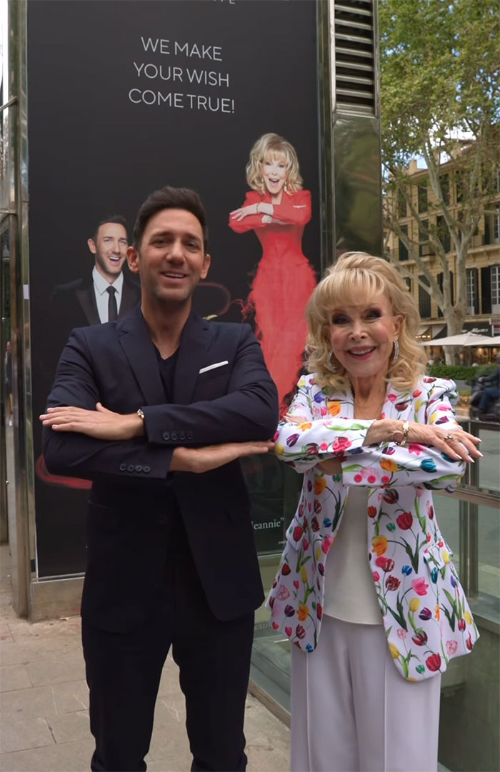 Barbara Eden Recreates 'I Dream Of Jeannie' Magic With Signature Pose At Age 92 Barbara Eden Recreates 'I Dream Of Jeannie' Magic With Signature Pose At Age 92