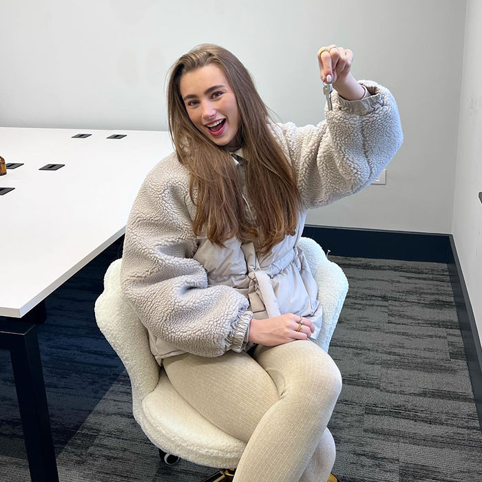 “My Bullies Now Want To Work For Me”: 23-Year-Old CEO Shares Sweet Revenge Story “My Bullies Now Want To Work For Me”: 23-Year-Old CEO Shares Sweet Revenge Story