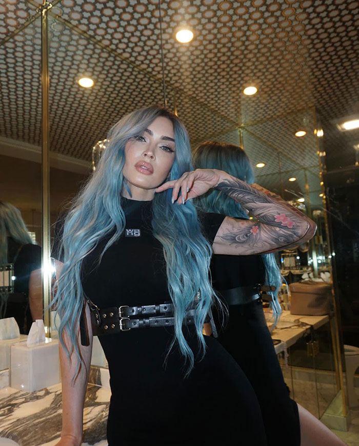 Megan Fox’s Makeup-Free Selfie Has Bewildered Fans Asking, “Who TF Is That?” Megan Fox’s Makeup-Free Selfie Has Bewildered Fans Asking, “Who TF Is That?”