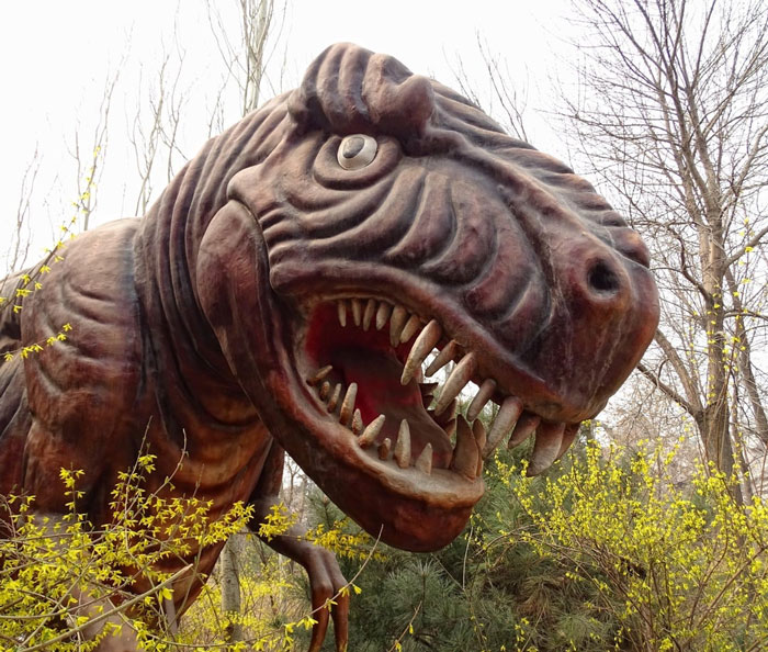 “From A Distance, It Looks OK”: Man Shares His Absurd Experience Visiting Beijing’s Amusement Park “From A Distance, It Looks OK”: Man Shares His Absurd Experience Visiting Beijing’s Amusement Park