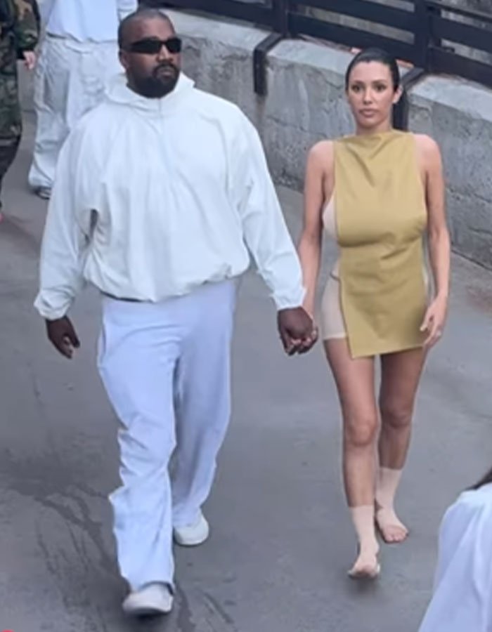 Bianca Censori Covers Up For Disneyland Date With Kanye West, Walks Barefoot Around The Park Bianca Censori Covers Up For Disneyland Date With Kanye West, Walks Barefoot Around The Park