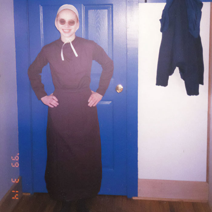 Amish Woman, Who Left Settlement At 17, Reveals How She Ended Up As A Stripper And An Addict Amish Woman, Who Left Settlement At 17, Reveals How She Ended Up As A Stripper And An Addict