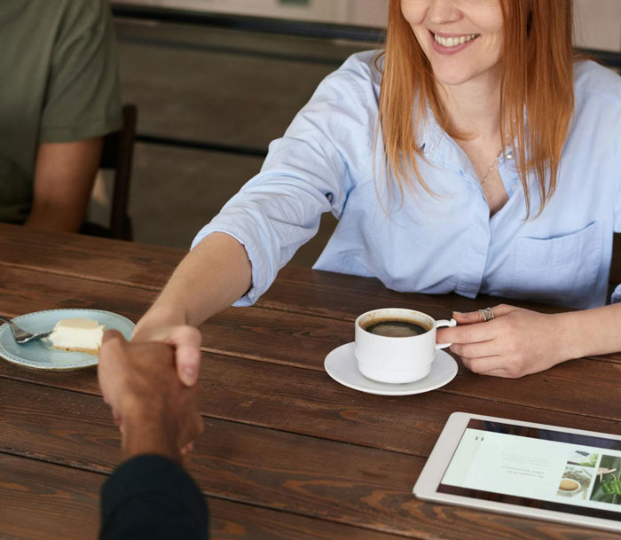 Photographer Wants To Cancel SIL's Engagement Shoot After Learning The Couple Hates Her Photographer Wants To Cancel SIL's Engagement Shoot After Learning The Couple Hates Her