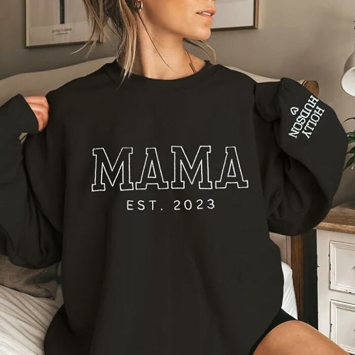 Sweet Sweater Love For Mum: Custom Embroidered Sweatshirt With Kid Names!