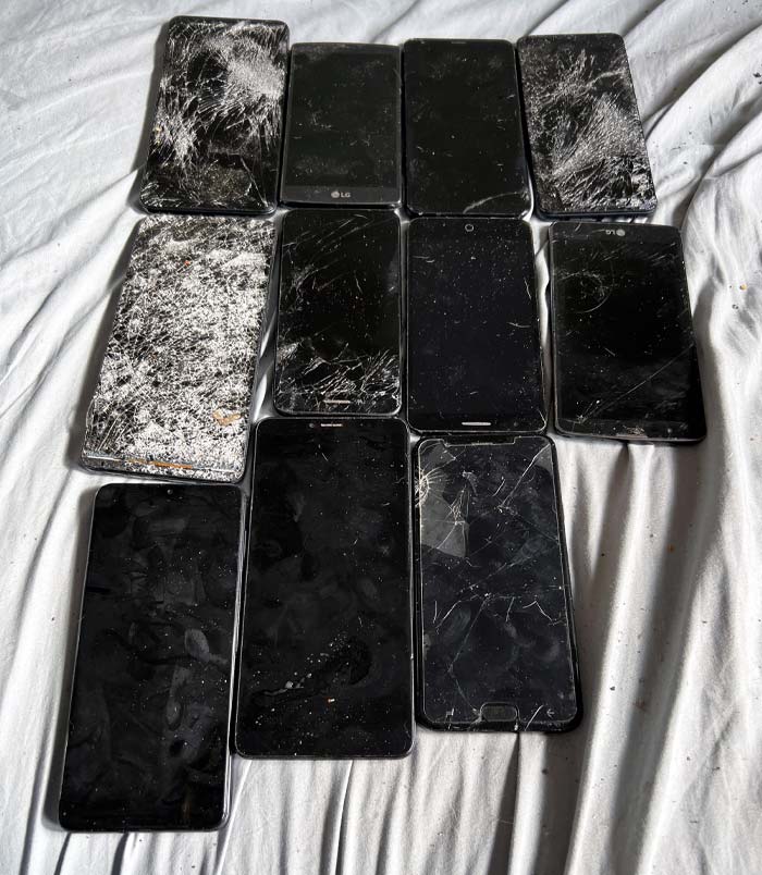 The 11 Smartphones That My Mom’s Boyfriend Has Broken In The Year They’ve Been Together. Some Of Them Were His, Some Were Hers, And One Of Them Was Even Mine
