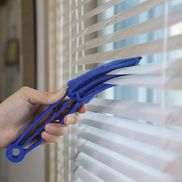 Sweep The Dust Away: Hiware's Window Blind Cleaner For Sparkling Shutters!