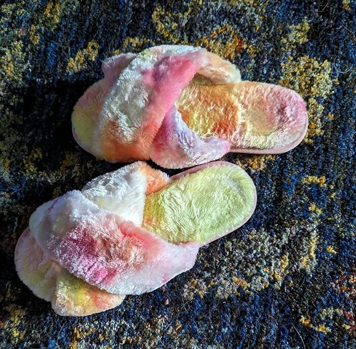 Treat Your Feet To Ultimate Comfort With Fluffy House Slippers: Soft, Cozy, And Perfect For Lounging At Home