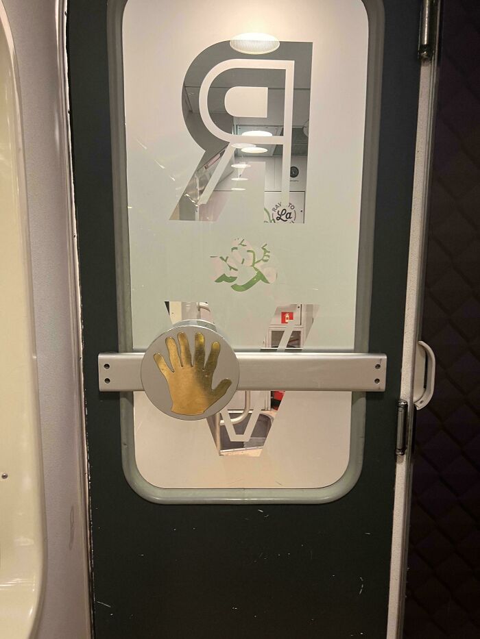 The Doors On This Train Have Hands With 6 Fingers