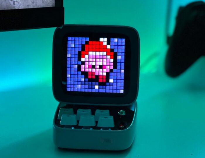 Blast From The Past: The Divoom Ditoo Speaker For Pixel Art Fans!