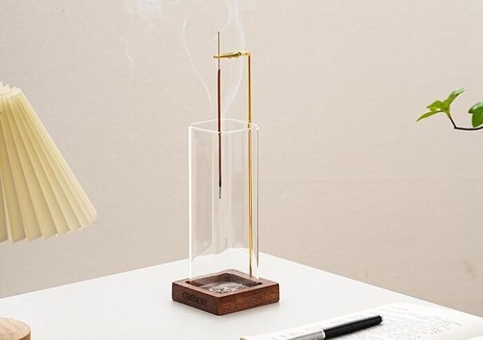 Elevate Your Zen: Wood Incense Holder - The Essential Aroma Accessory!