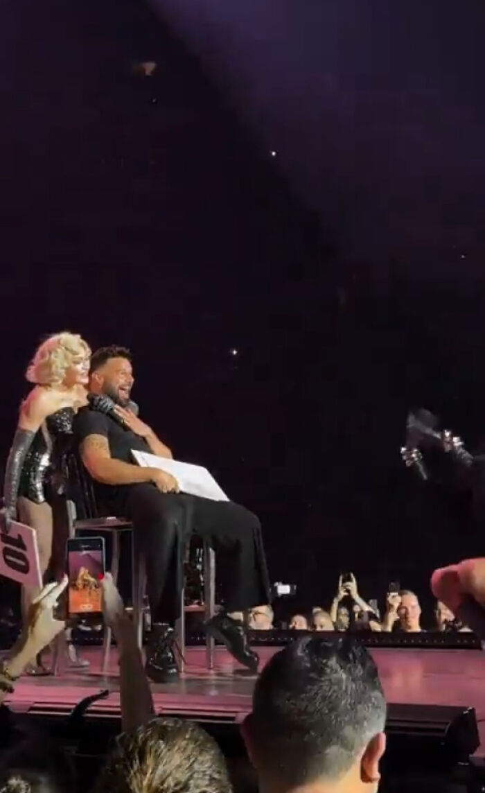 “Address The Elephant In Your Pants”: Fans Think Ricky Martin Was Aroused During Madonna Concert “Address The Elephant In Your Pants”: Fans Think Ricky Martin Was Aroused During Madonna Concert