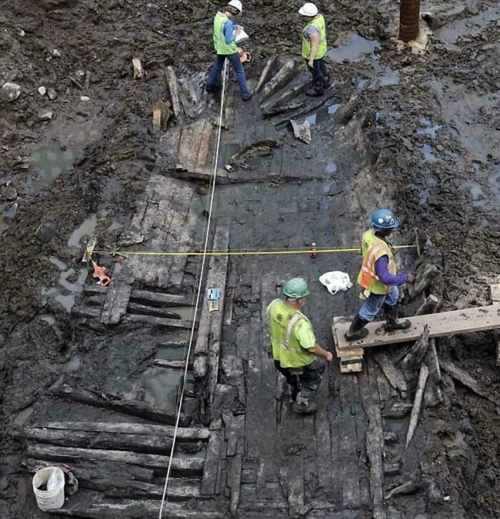 Mientras se limpiaban las ruinas del World Trade Center, se encontraron los restos de un naufragio de 1773 a 2 metros bajo los cimientos