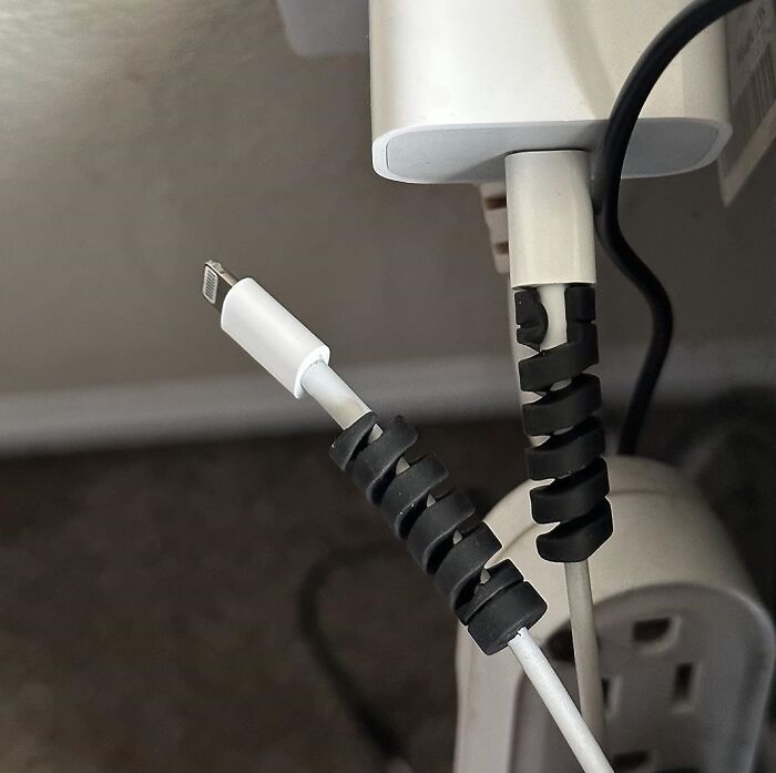 Cord Chaos, Be Gone: Jetec's Charger Cable Protector Keeps Wires Safe!